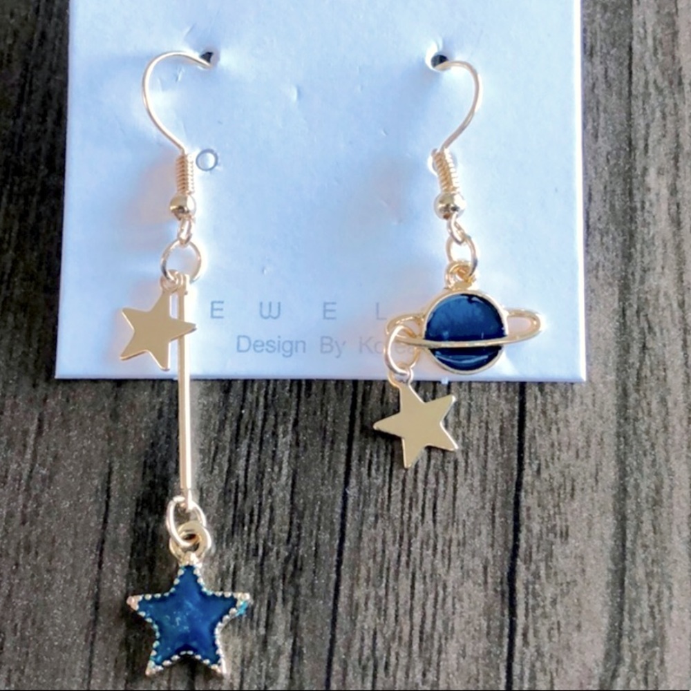 Cute star earrings
